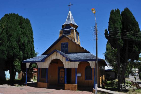 Igreja de Quemchi, na ilha de Chiloé, no sul do Chile